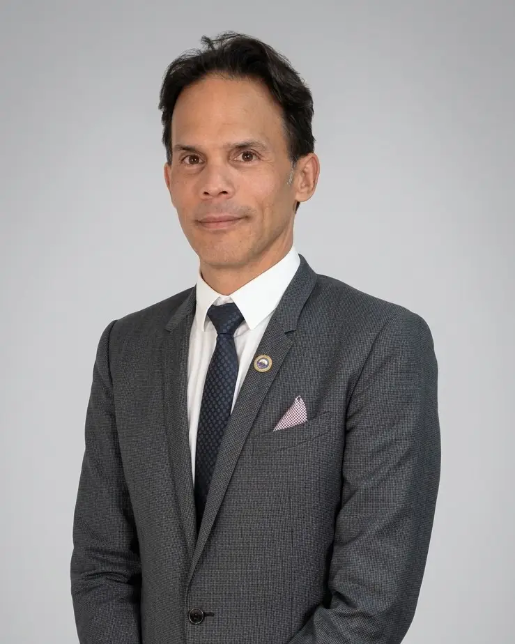 Dr. Luis Fernando Álvarez Molina