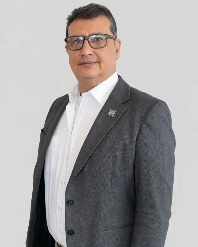 Dr. Víctor Adolfo Hernández