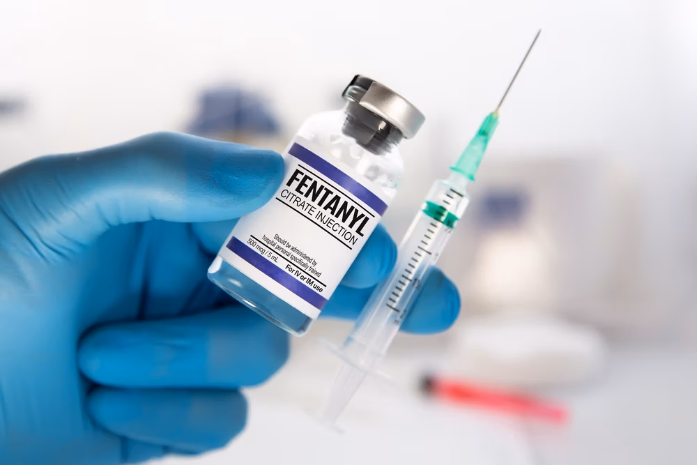 Professional,With,Vial,And,Injection,Of,Dose,Of,Fentanyl,Citrate Professional,With,Vial,And,Injection,Of,Dose,Of,Fentanyl,Citrate