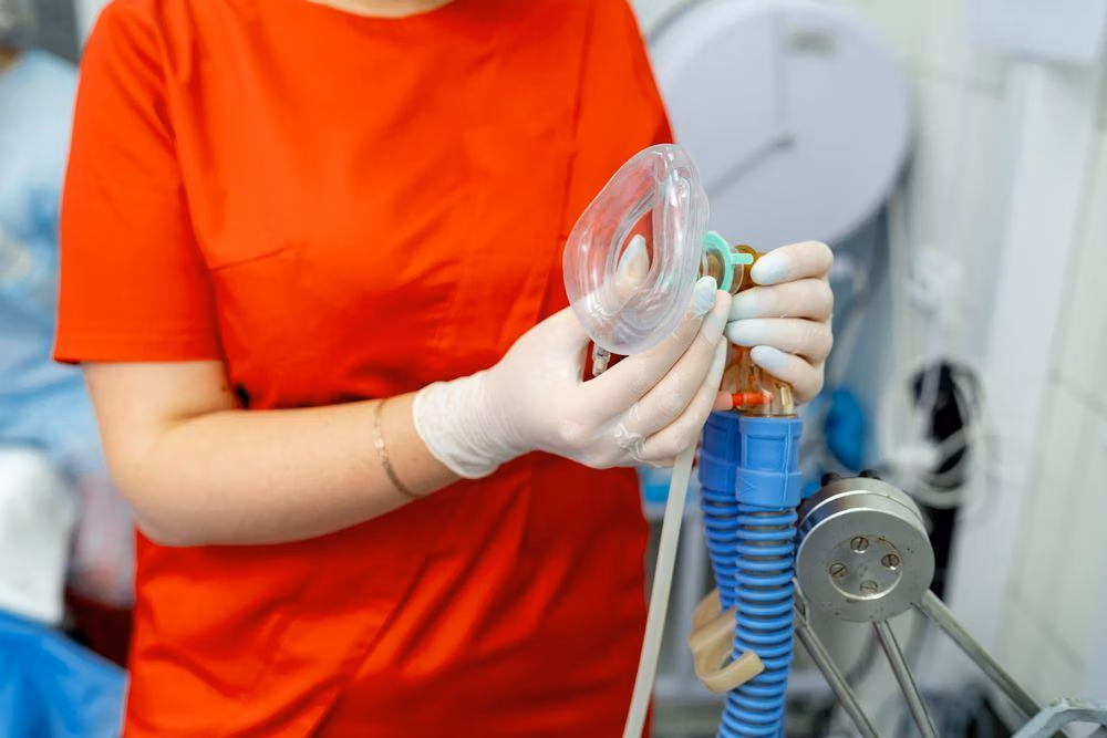Breathing,Anaesthesiology,Face,Mask,Held,In,Hands,In,Latex,Transparent Breathing,Anaesthesiology,Face,Mask,Held,In,Hands,In,Latex,Transparent