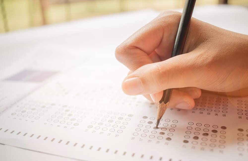 Hand,Student,Testing,In,Exercise,And,Taking,Fill,In,Exam Hand,Student,Testing,In,Exercise,And,Taking,Fill,In,Exam