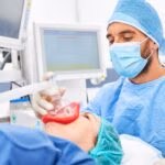 Anesthesiologist,Gives,Patient,Anesthesia,Treatment,For,General,Anesthesia,Before,Surgery