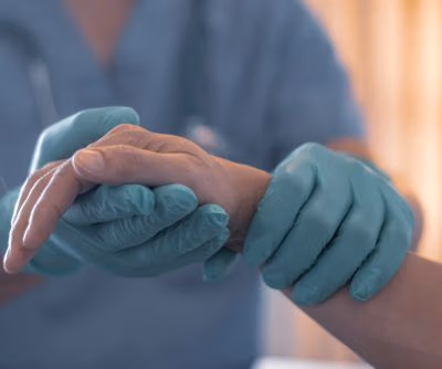 Surgeon,,Physician,Performs,Surgical,Operations,,Anesthetist,Or,Anesthesiologist,Holding,Patient's