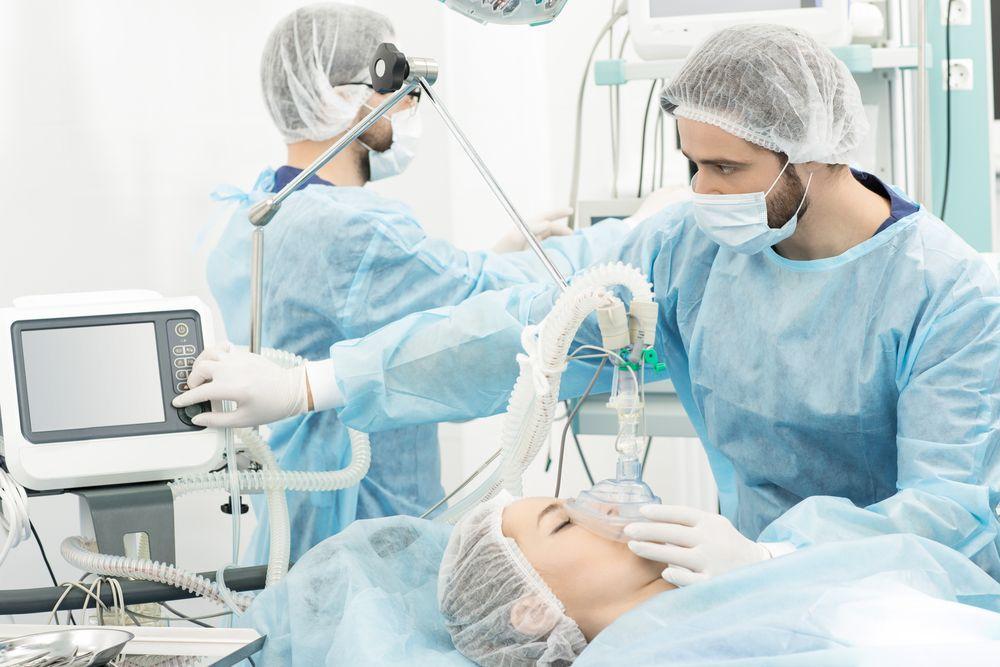 Surgery,Preparations.,Surgical,Team,Preparing,Their,Patient,For,Surgery,Adjusting
